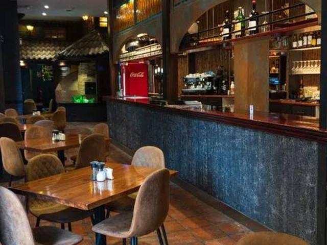 Local Comercial en alquiler en Casco Histórico, Zaragoza