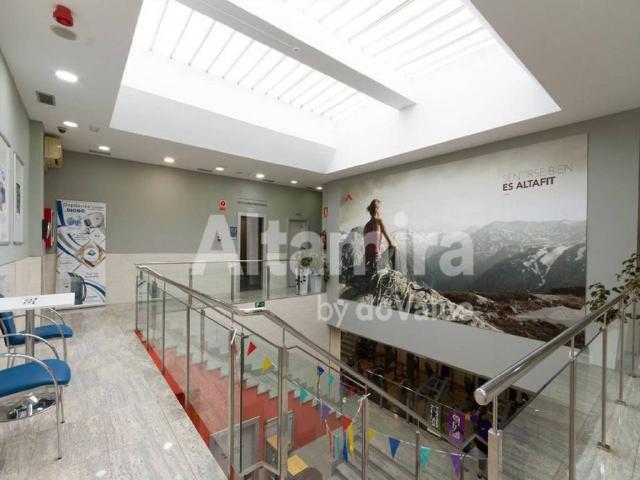 Local Comercial en venta en Distrito V, Alcalá De Henares