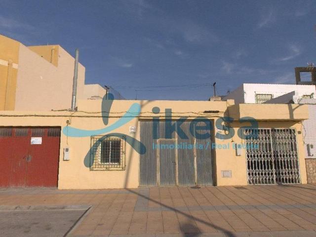Local Comercial en venta en Almería, Andalucía