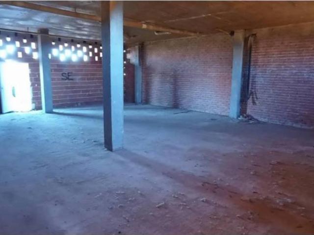 Local Comercial en venta en Alovera, Castilla-La Mancha