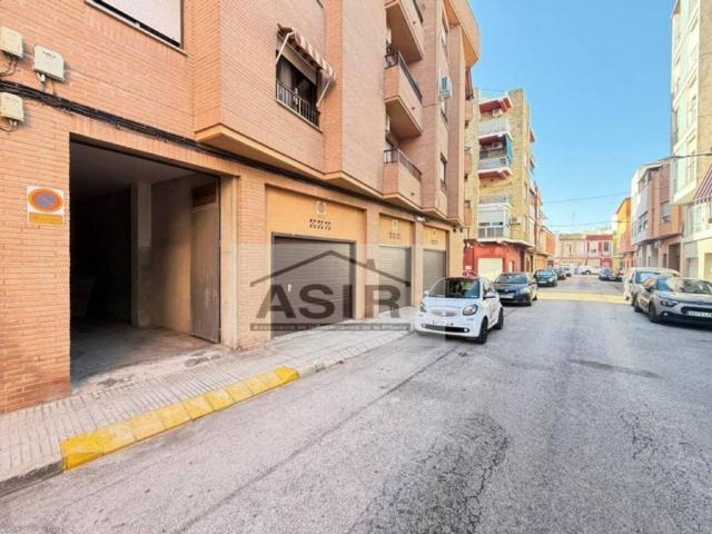 Local Comercial en venta en Alzira, València / Valencia