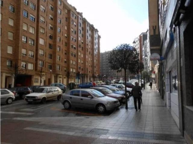 Local Comercial en venta en Avilés, Asturias