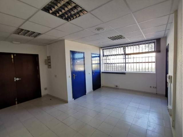 Local Comercial en venta en Azuqueca De Henares, Castilla-La Mancha