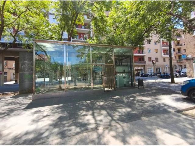 Local Comercial en venta en Districte 5, Barcelonès