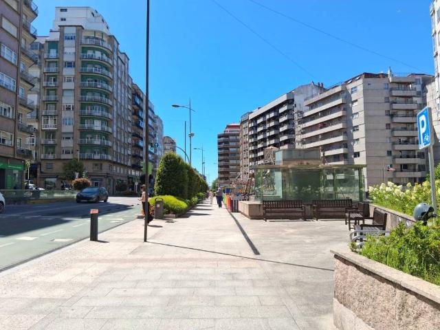 Local Comercial en venta en Baiona