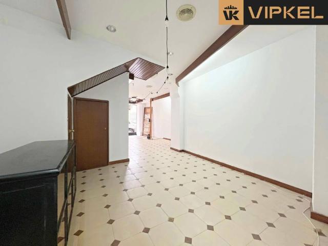 Local Comercial en venta en Ribeira, Betanzos