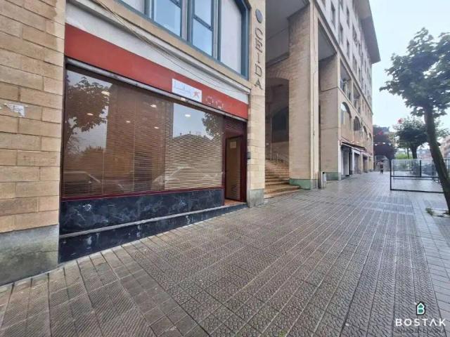 Local Comercial en venta en Otxarkoaga-Txurdinaga, Bilbao