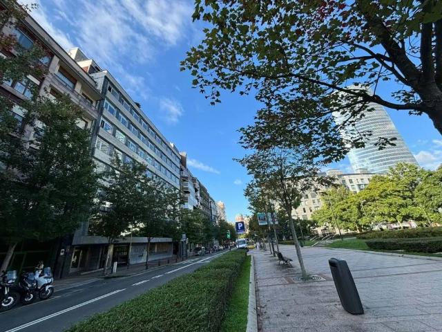 Local Comercial en venta en Abando, Bilbao