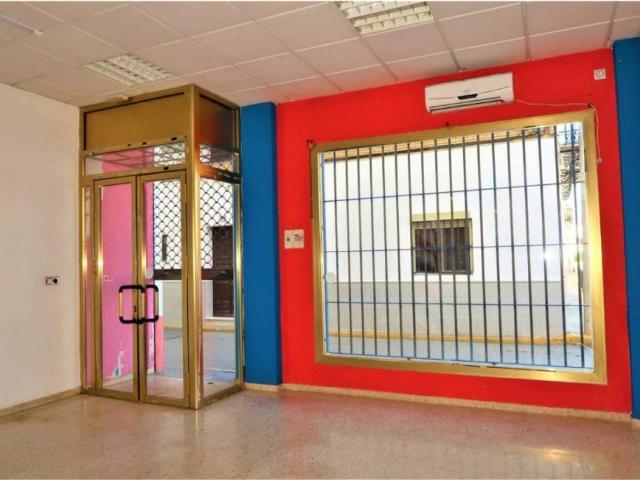 Local Comercial en venta en Brenes, Andalucía