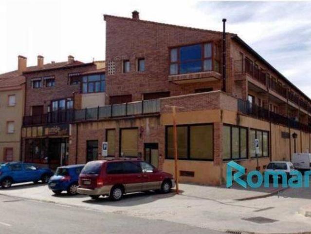 Local Comercial en venta en Burgohondo