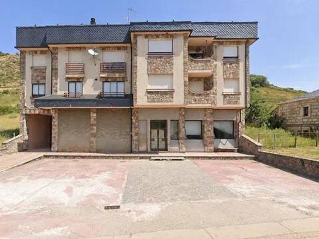 Local Comercial en venta en Cabrillanes, Castilla y León