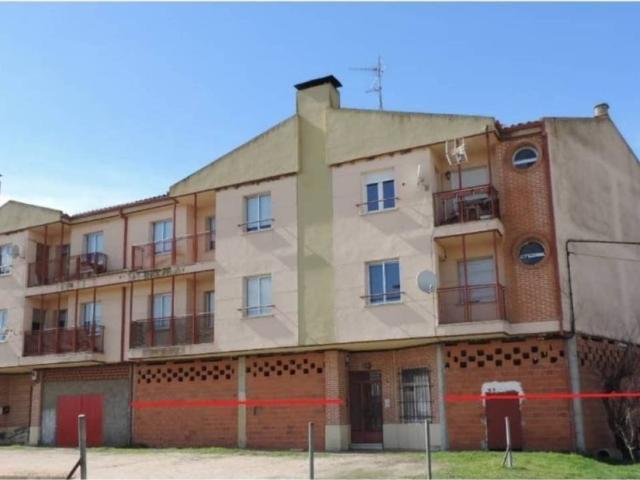 Local Comercial en venta en Calzada De Valdunciel, Castilla y León