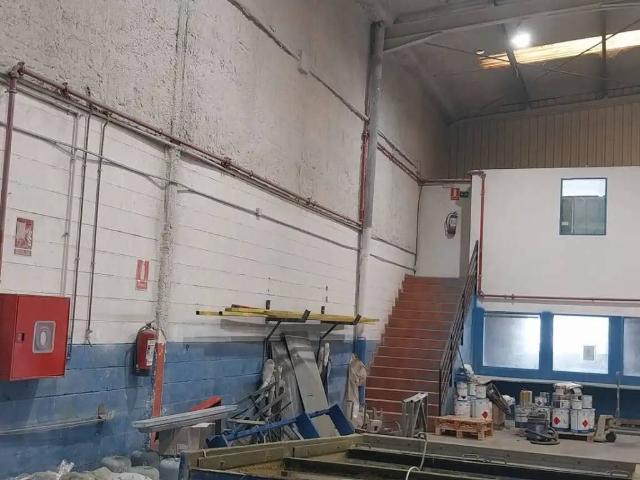 Local Comercial en venta en Camarma De Esteruelas, Madrid