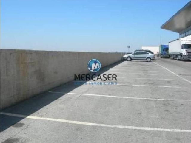 Local Comercial en venta en Camarma De Esteruelas, Madrid