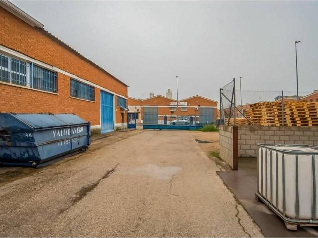 Local Comercial en venta en Camarma De Esteruelas, Madrid