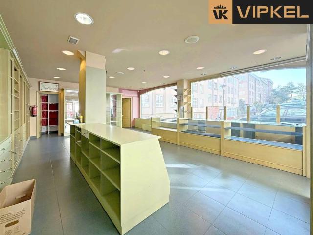 Local Comercial en venta en Cambre
