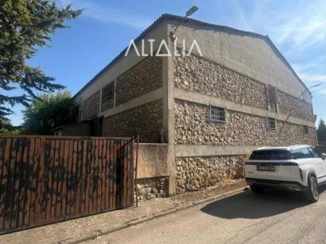 Local Comercial en venta en Campos Del Paraíso, Cuenca