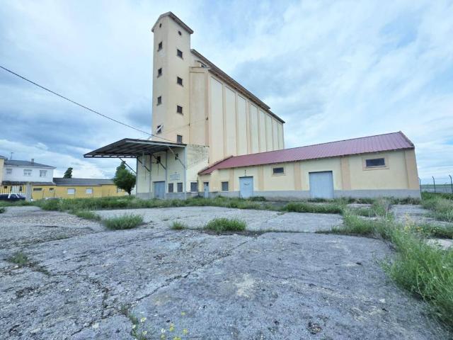 Local Comercial en venta en Cantiveros, Castilla y León