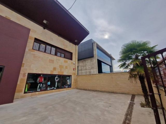 Local Comercial en venta en Carbajosa De La Sagrada, Castilla y León