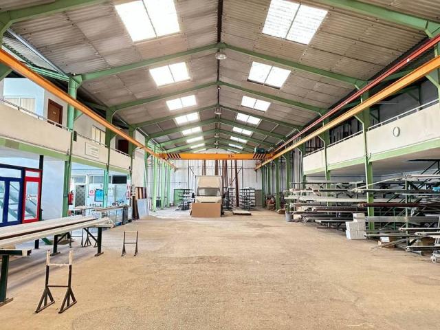 Local Comercial en venta en Cartes, Cantabria