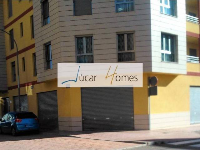 Local Comercial en venta en Caudete, Castilla-La Mancha