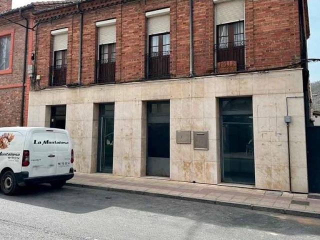 Local Comercial en venta en Cistierna, Castilla y León