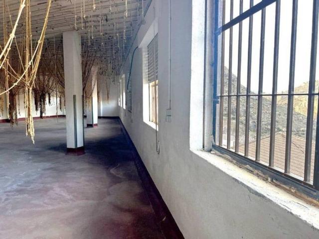 Local Comercial en venta en Comarca de Los Montes, Andalucía