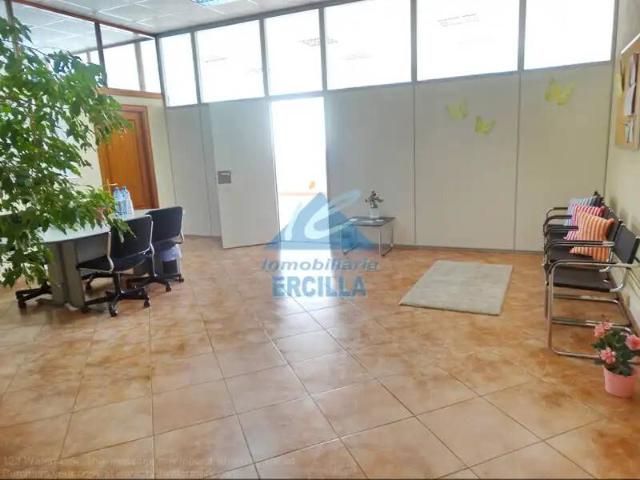 Local Comercial en venta en Derio, Guipúzcoa