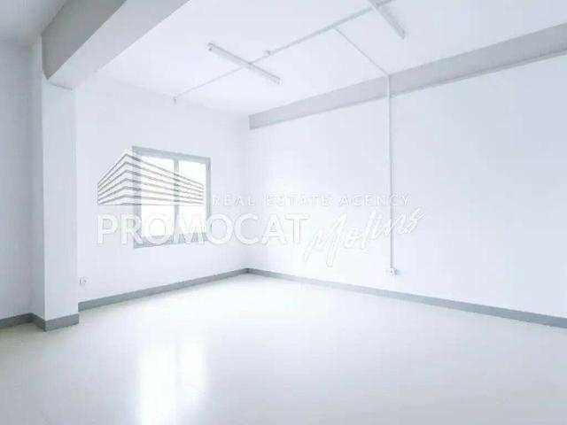 Local Comercial en venta en Baix Llobregat, Catalunya