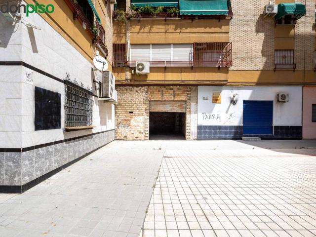 Local Comercial en venta en Granada, Zaidín - Vergeles