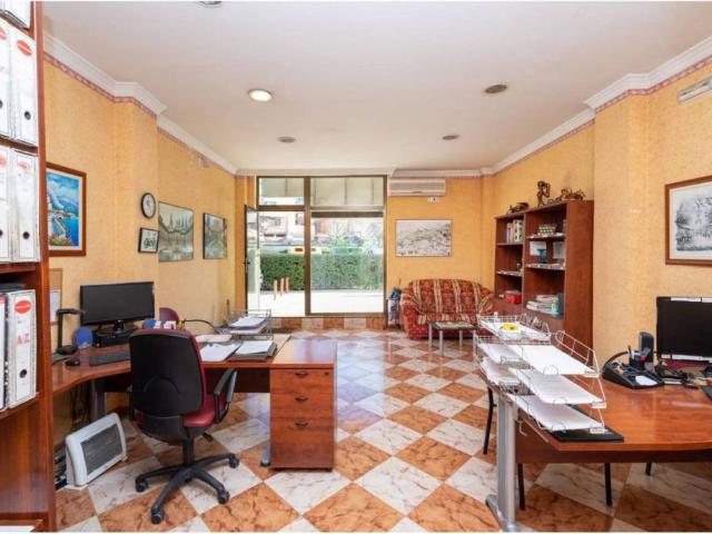 Local Comercial en venta en Comarca de la Vega de Granada, Andalucía
