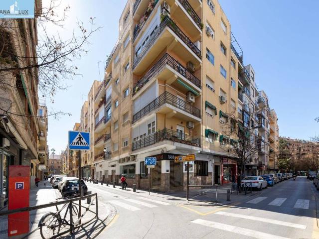 Local Comercial en venta en Granada, Centro - Sagrario
