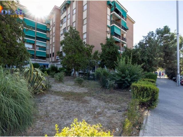 Local Comercial en venta en Granada