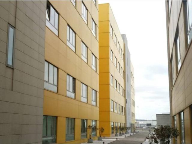 Local Comercial en venta en Los Manantiales, Guadalajara