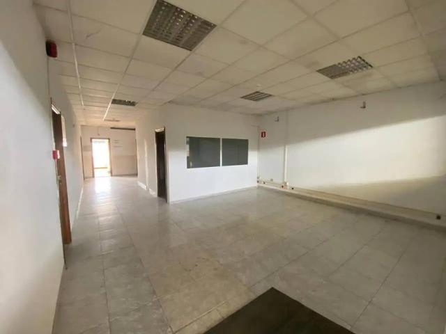 Local Comercial en venta en Los Manantiales, Guadalajara