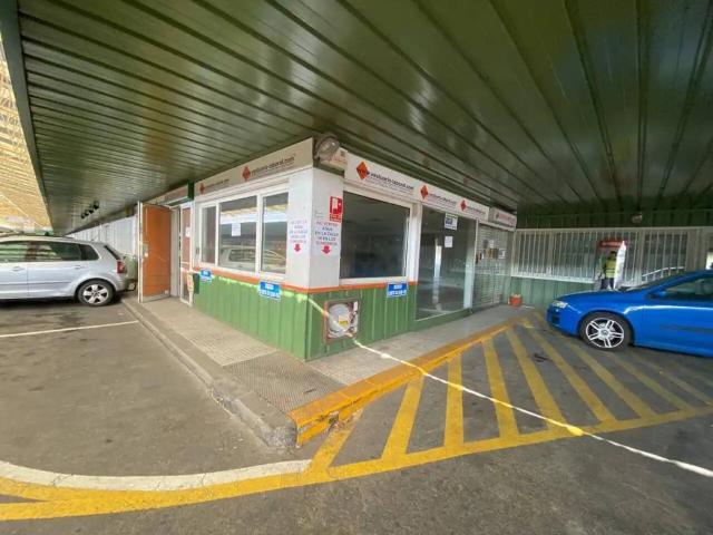 Local Comercial en venta en Los Manantiales, Guadalajara