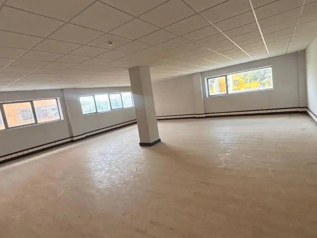 Local Comercial en venta en Los Manantiales, Guadalajara