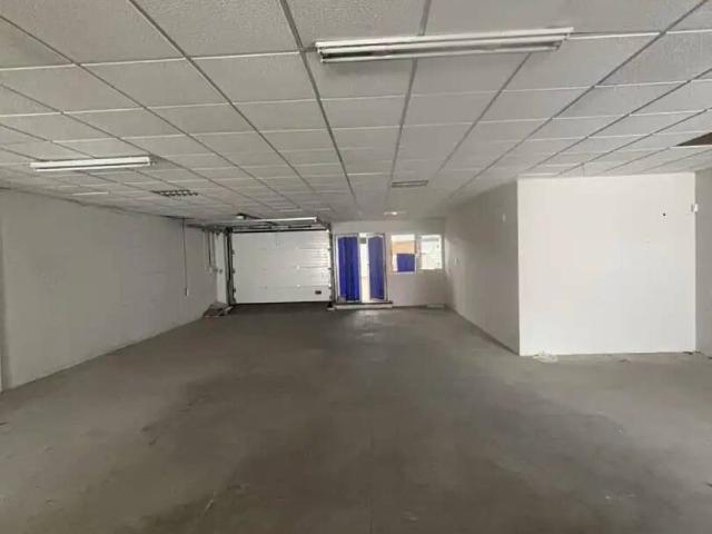 Local Comercial en venta en Los Manantiales, Guadalajara