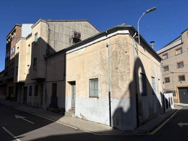 Local Comercial en venta en Guijuelo, Castilla y León
