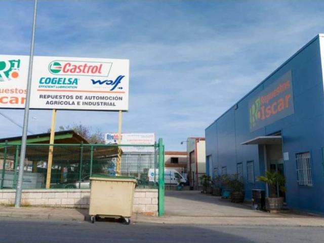 Local Comercial en venta en Íscar, Castilla y León