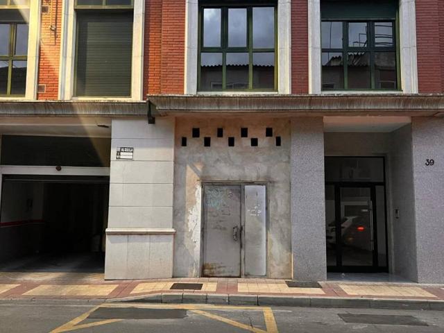 Local Comercial en venta en Íscar, Castilla y León