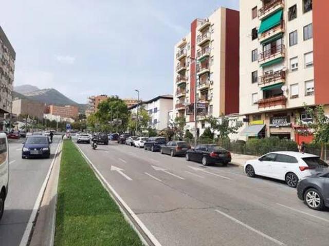Local Comercial en venta en Las Protegidas, Jaén