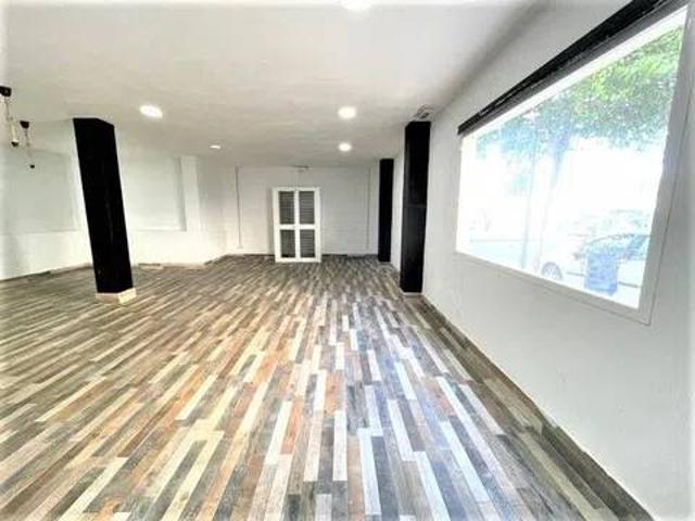 Local Comercial en venta en La Algaba, Andalucía