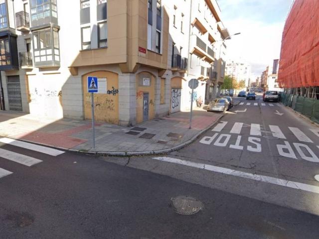 Local Comercial en venta en San Lorenzo - La Palomera - San Mamés, León