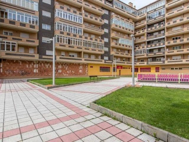 Local Comercial en venta en San Lorenzo - La Palomera - San Mamés, León