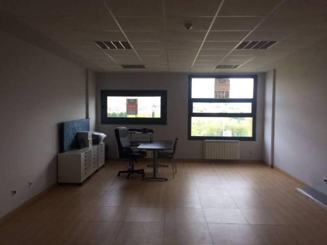 Local Comercial en venta en Llanera, Asturias / Asturies