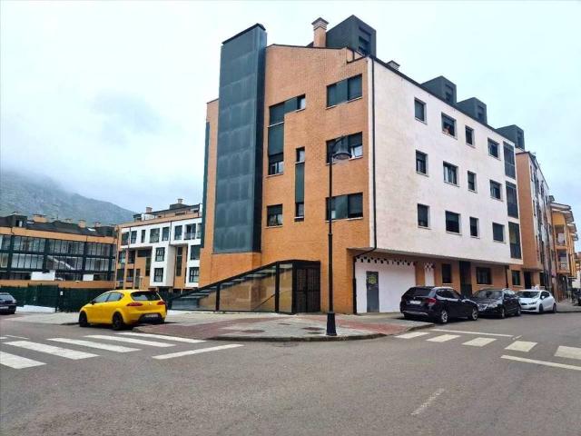 Local Comercial en venta en Llanes, Asturias