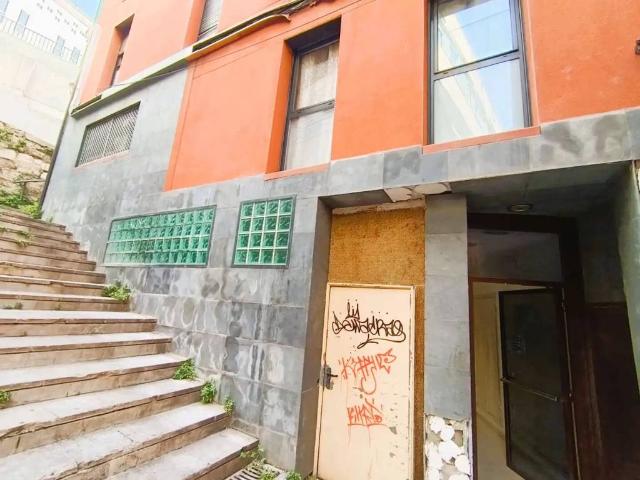 Local Comercial en venta en Vila Montcada, Segrià
