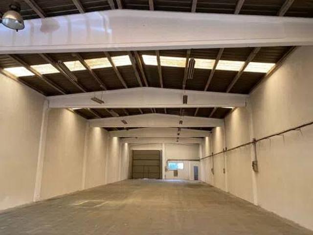 Local Comercial en venta en Loeches, Madrid
