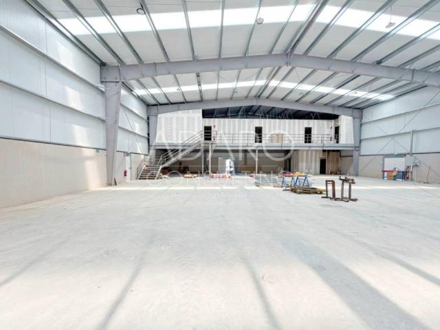 Local Comercial en venta en Loeches, Madrid